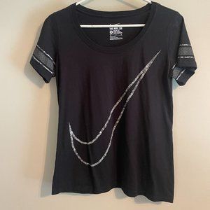 Nike Tee Short Sleeve - Athletic Cut - Womens M - Black/Camo